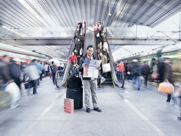 Schindler - wzrost obrotów w I półroczu 2013 roku i dalsza ekspansja BIZNES, Gospodarka - Rosną obroty koncernu Schindler. Trwa ekspansja szwajcarskiego producenta wind i schodów. Firma w 2014 roku sfinalizuje budowę 6 fabryk ? w Europie, Ameryce i Azji. Dwie z nich budowane są w Chinach. Dwie kolejne powstają w Indiach, po jednej - w USA i na Słowacji.