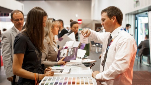 Warszawa B2B ? Lentewenc podsumowuje pierwszy rok w stolicy BIZNES, Gospodarka - Ubiegłoroczną nowością na polskiej mapie targów B2B były trzy międzynarodowe imprezy zorganizowane w Warszawie przez firmę Lentewenc należącą do ITE Group ? drugiego co do wielkości organizatora targów w Europie. Przyszedł czas na podsumowanie pierwszych efektów.