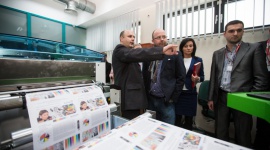 Papier ciągle żywy: pokaz rewolucyjnej technologii w druku materiałów transakcyj