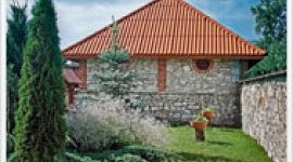 Ile kosztuje wymiana pokrycia dachowego w stajniach?