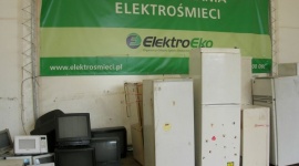 Gdzie można oddać elektrośmieci w pierwszy kwietniowy weekend w Rzeszowie? BIZNES, Gospodarka - Nowa pora roku, nowy miesiąc, wiosenne zmiany. Niezmiennie pozostają jednak zbiórki elektrośmieci w Rzeszowie.