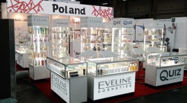 Eveline Cosmetics na Międzynarodowych Targach Cosmoprof North America Las Vegas BIZNES, Gospodarka - W dniach 13 do 15 lipca 2014 Eveline Cosmetics uczestniczyła w misji gospodarczej w USA, która odbyła się na targach COSMOPROF NORTH AMERICA ? LAS VEGAS, Mandalay Bay Convention Center.