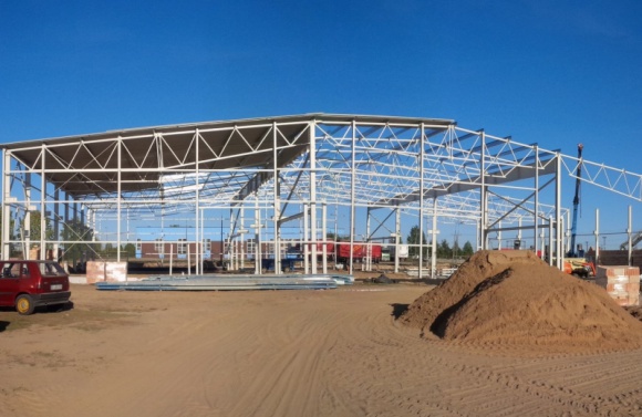 Promotech KM zmienia siedzibę. I będzie kupował maszyny BIZNES, Gospodarka - Łapski Promotech kończy montaż konstrukcji nowej hali produkcyjnej i budowę biurowca. Na początku przyszłego roku spółka przeniesie się do nowej siedziby.