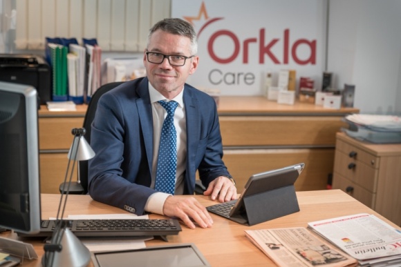 Rok udanych akwizycji w Orkla ? dobre perspektywy dla polskich marek BIZNES, Gospodarka - Po przejęciu na początku tego roku wszystkich udziałów w firmie Cederroth, koncern Orkla realizuje z powodzeniem kolejne wyzwania. W październiku polski oddział kupił markę Colon od firmy AZ Medica.