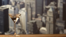 Co przyniosą najbliższe lata na rynku dóbr luksusowych? BIZNES, Gospodarka - Według najnowszych danych KPMG za 2016 rok, wartość rynku dóbr luksusowych w Polsce jest wyceniana na 16,4 mld zł. To o 15% więcej od wyników osiągniętych w 2015. Czego możemy spodziewać się w najbliższych latach na globalnym i rodzimym rynku premium? Odpowiedź w artykule.