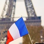 Rynek szaleje po wyborach we Francji. Euro w dół, złoty?