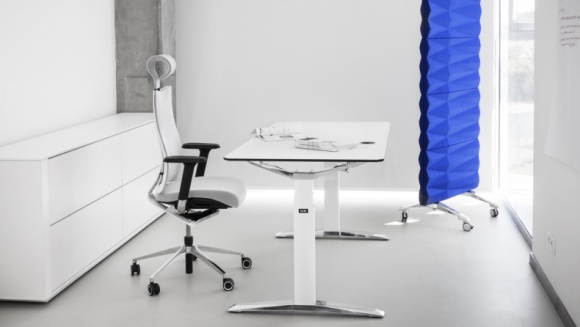 5 najważniejszych elementów biura BIZNES, Gospodarka - W dobie dużej konkurencji na rynku pracy, biurowe standardy firm muszą spełniać wymagania pracowników, którzy nade wszystko cenią sobie wygodę i oczekują jej w miejscu, w którym spędzają minimum 8 godzin dziennie.