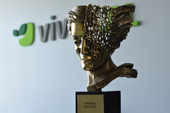 Vivus zgarnia nagrodę za najlepsze rozwiązanie pożyczkowe BIZNES, Finanse - Podczas Gali FutureTech Vivus otrzymał nagrodę w kategorii ?Lending Solution?. Odebrał ją Loukas Notopoulos, prezes firmy.