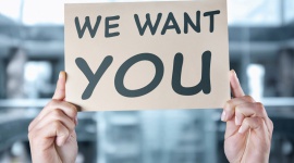 JAK SZTUCZNA INTELIGENCJA ZMIENI RYNEK PRACY? BIZNES, Gospodarka - Rozwój technologii i sztuczna inteligencja dynamicznie zmieniają naszą rzeczywistość. Coraz więcej zawodów jest zastępowana przez komputery i roboty. Oto jak będzie się zmieniał rynek pracy w miarę rozwoju technologii.