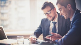 Biznes franczyzowy w finansach ? 7 pytań, które powinieneś zadać franczyzodawcy BIZNES, Finanse - Branża finansowa oferuje wiele gotowych pomysłów na własny biznes w modelu opartym na franczyzie. Własna placówka bankowa, oddział doradztwa finansowego, to tylko niektóre z nich. Podpowiadamy, o co zapytać franczyzodawcę, żeby dokonać najlepszego wyboru.