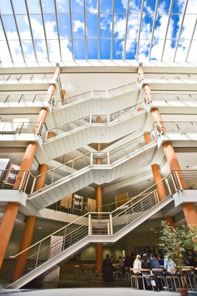 Łódzka szkoła rachunkowości obchodzi swój jubileusz i świętuje sukcesy BIZNES, Finanse - W dniu 12 października 2017 roku w Pałacu A. Biedermanna w Łodzi odbyła się inauguracja obchodów 70-lecia działalności naukowo-dydaktycznej Katedry Rachunkowości Wydziału Zarządzania Uniwersytetu Łódzkiego (WZ UŁ).