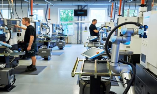 Robotyzacja w Europie Środkowo-Wschodniej i w Polsce ? cała naprzód