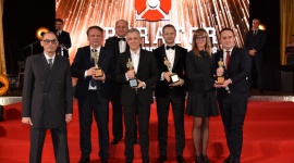 FM Logistic ponownie wśród najlepszych firm logistycznych w Polsce BIZNES, Gospodarka - Daniel Franke, Dyrektor Zarządzjący FM Logistic na Europę Centralną, odebrał we wtorek wieczorem (4.12.2018 r.) nagrodę Srebrne Godło programu badawczego Operator Logistyczny Roku 2018. FM Logistic po raz kolejny znalazł się wśród najlepszych firm logistycznych w Polsce.