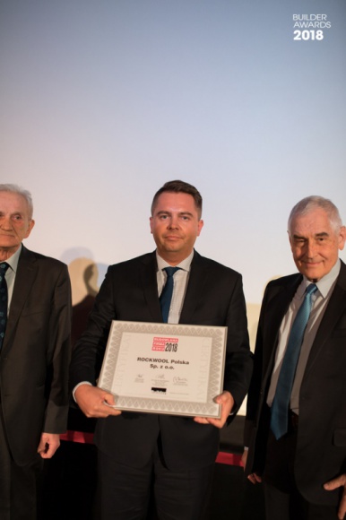 ROCKWOOL Budowlaną Firmą Roku ? liczy się najlepsza jakość! BIZNES, Gospodarka - Pod koniec stycznia odbyła się XVI edycja gali Builder Awards. ROCKWOOL Polska, producent niepalnych materiałów izolacyjnych z wełny skalnej, po raz kolejny odebrał nagrodę dla Budowlanej Firmy Roku 2018.