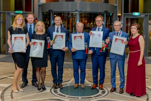 Kryształy Przetargów Publicznych 2019 BIZNES, Gospodarka - 14 października, po raz jedenasty wręczono Kryształy Przetargów Publicznych. Uroczysta Gala odbyła się w Jachrance podczas otwarcia XIV Forum Przetargów Publicznych.