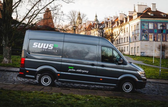 Elektryczna rewolucja w logistyce? Tak, ale pod kilkoma warunkami? BIZNES, Gospodarka - W obliczu zmian klimatycznych powszechne przejście na auta elektryczne wydaje się kwestią czasu. Ten proces nie ominie również logistyki, w której funkcjonowanie bez pojazdów jest niemożliwe.