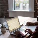 Małe firmy ruszają na podbój Internetu