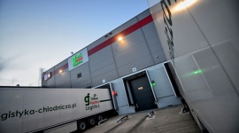 Solidarni w biznesie: jak polskie produkty i usługi tworzą nowe miejsca pracy BIZNES, Gospodarka - Wybór rodzimych firm przekłada się nie tylko na wpływy z podatków i nowe inwestycje. Patriotyzm ekonomiczny to tworzenie nowych i utrzymanie obecnych miejsc pracy, co jest ważne w dobie koronawirusa. Wsparcie lokalnego biznesu pozwoli firmom łatwiej wyjść z kryzysu.