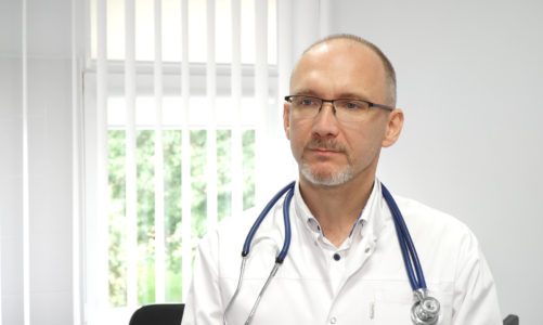 Polska w ogonie Europy pod względem leczenia alergii – z 12 mln osób chorych odczula się tylko 20 proc. Brak leczenia zwiększa ryzyko zachorowania na COVID-19