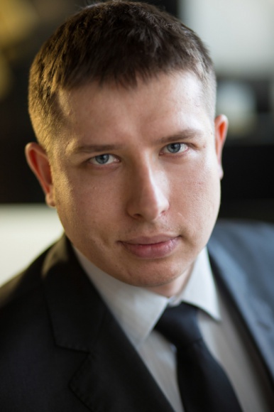 Gdzie Polacy ulokują 54 miliardy złotych? BIZNES, Finanse - Polacy w ciągu ostatnich 3 miesięcy wypłacili z polskich banków ponad 54 miliardy złotych. W fazie głębokiego kryzysu epidemicznego, wielu ludzi decyduje się na zabezpieczenie swojego majątku. Które aktywa są najbezpieczniejsze?