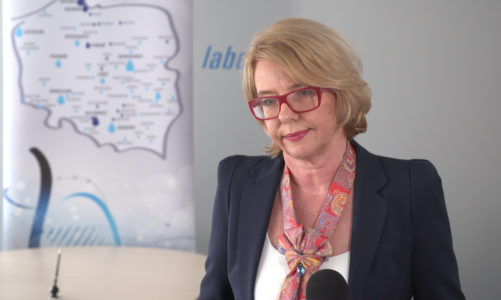 Pracodawcy coraz częściej testują swoich pracowników na koronawirusa. Z szybkich testów korzystają m.in. fabryki czy plany filmowe