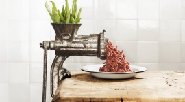 Unilever stawia na produkty roślinne i ogłasza nową inicjatywę Future Foods BIZNES, Gospodarka - Celem Future Foods jest edukacja i zachęcanie ludzi do zmiany diety na taką, która będzie korzystna nie tylko dla naszego zdrowia, ale również planety na której żyjemy. Program ma przyczynić się do zmniejszania wpływu produkcji żywności i łańcucha dostaw na środowisko.