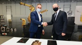 FANUC POLSKA OBEJMUJE PATRONATEM HONOROWYM PROJEKT NAZCA 4.0 IT i technologie, BIZNES - FANUC Polska rozpoczyna współpracę z APA Group, by wesprzeć rozwój platformy optymalizacji produkcji NAZCA 4.0 oraz Centrum Testowania Technologii Przemysłu 4.0.