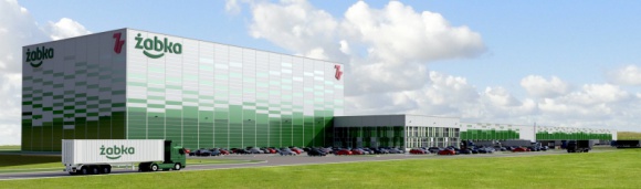 Żabka inwestuje w pełni zautomatyzowane centrum logistyczne pod Warszawą Handel, BIZNES - Budowa najnowocześniejszego magazynu Żabki, zlokalizowanego k. Radzymina pod Warszawą, rozpoczęła się w połowie stycznia br. i potrwa do 2022 r. Centrum będzie wyposażone w innowacyjne rozwiązania automatyczne. Najnowocześniejszy magazyn Żabki wybuduje deweloper 7R.