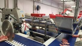 20 lat Plan SC - producenta konstrukcji ze stali nierdzewnej Przemysł spożywczy, BIZNES - W Polsce znają ich liczni producenci mięsa i drobiu, ale też budowniczowie aquaparków czy hoteli. Tworzą konstrukcje ze stali nierdzewnej i dopasowaną do nich automatykę przemysłową. To nowosądecka firma ?Plan? S.C. Właśnie świętuje swoje 20 urodziny.