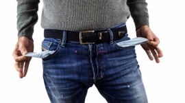 Upadłość konsumencka - co będzie z mieszkaniem? Nieruchomości, BIZNES - Coraz więcej osób interesuje się awaryjnym rozwiązaniem, jakim jest upadłość konsumencka. Wyjaśniamy w jaki sposób dotyczy ona nieruchomości mieszkaniowych.