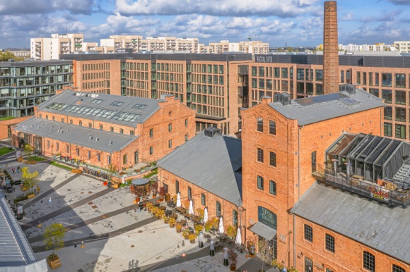 Nowa siedziba Raiffeisen Bank International AG przy placu Konesera Nieruchomości, BIZNES - Polski Oddział zagranicznego banku Raiffeisen Bank International AG wybrał inwestycję Monopol, zrealizowaną przez Grupę Liebrecht & wooD na działce przylegającej do Centrum Praskiego Koneser.