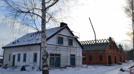 II etap Osiedla Przy Jeziorach mocno zaawansowany Nieruchomości, BIZNES - Przy ulicy Golęczewskiej w Poznaniu, harmonijnie rozwija się Osiedle Przy Jeziorach. I etap został oddany w ręce nabywców i trwa budowa drugiej części osiedla. Inwestycja wyróżnia się ciekawą lokalizacją z dostępem do trzech jezior.